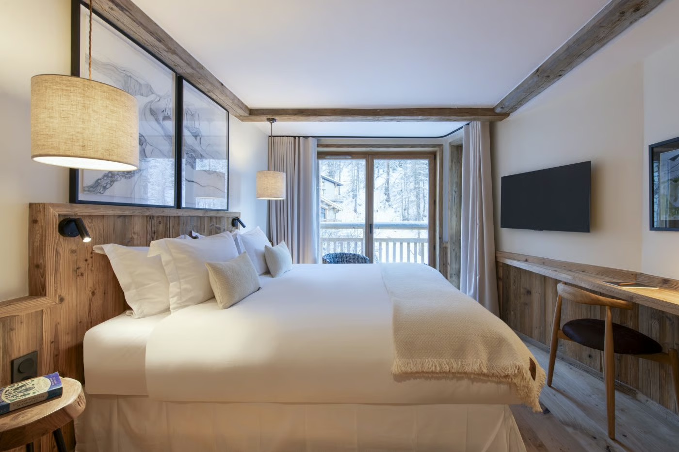 Luxury-Ski-Chalet-Val-D-Isere-Arolay-Apartment2-Oxford-Ski-Bedroom11.jpg