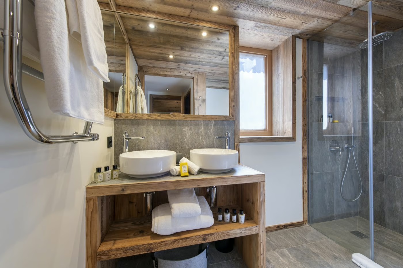 Luxury-Ski-Chalet-Val-D-Isere-Arolay-Apartment2-Oxford-Ski-Bathroom.jpg