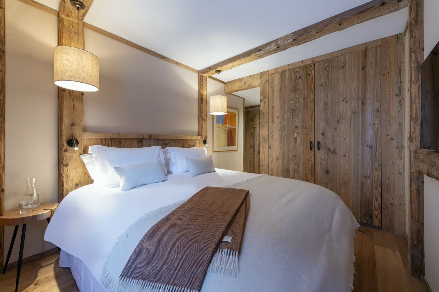 Luxury-Ski-Chalet-Val-D-Isere-Arolay-Apartment2-Oxford-Ski-Bedroom17.jpg
