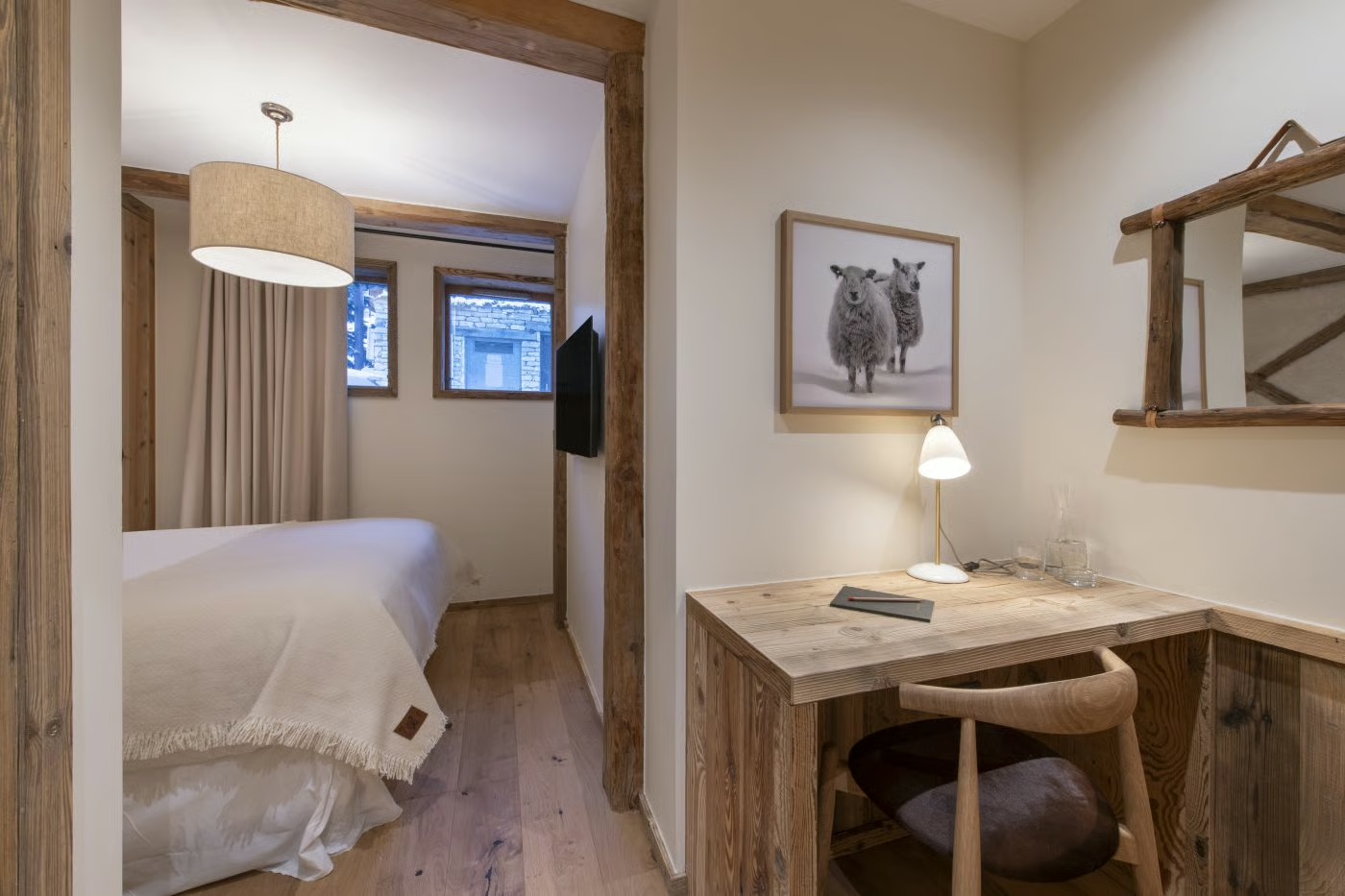 Luxury-Ski-Chalet-Val-D-Isere-Arolay-Apartment2-Oxford-Ski-Bedroom20.jpg