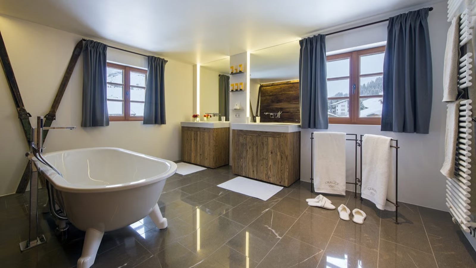 Luxury-Ski-Chalet-Lech-Chalet-1597-Oxford-Ski-Bathroom.jpg