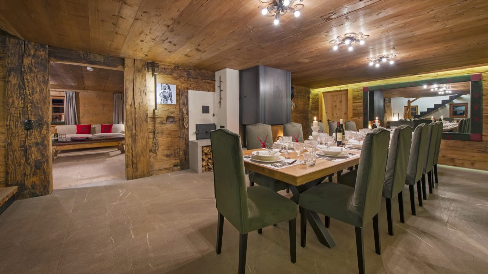 Luxury-Ski-Chalet-Lech-Chalet-1597-Oxford-Ski-Dining.jpg