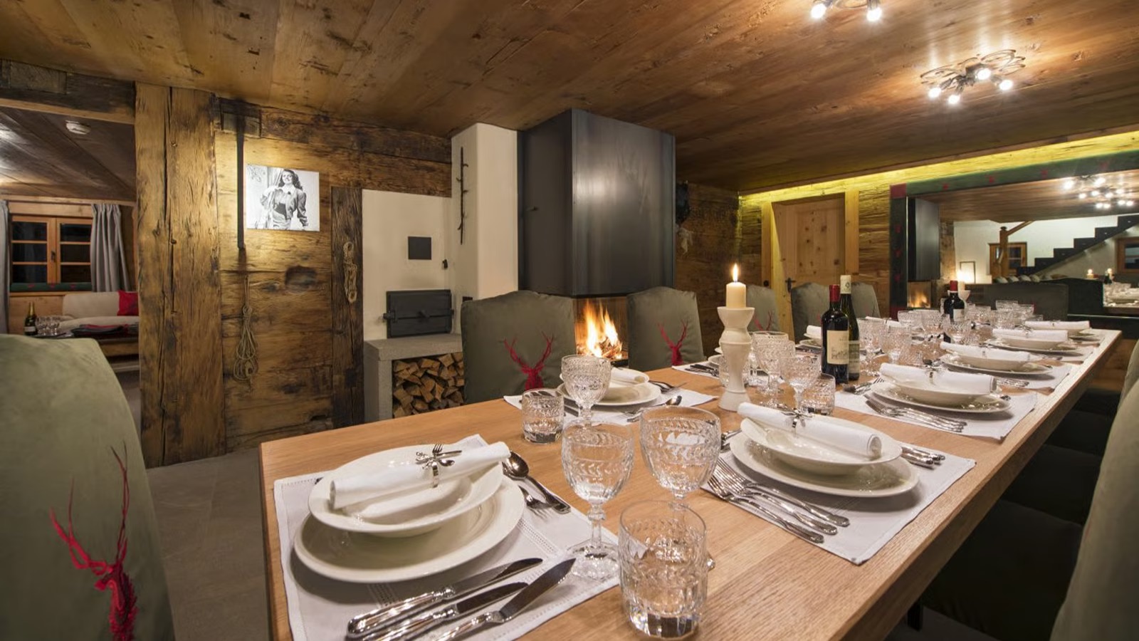 Luxury-Ski-Chalet-Lech-Chalet-1597-Oxford-Ski-Dining2.jpg