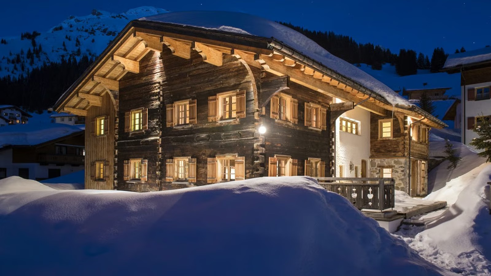 Luxury-Ski-Chalet-Lech-Chalet-1597-Oxford-Ski-Exterior2.jpg