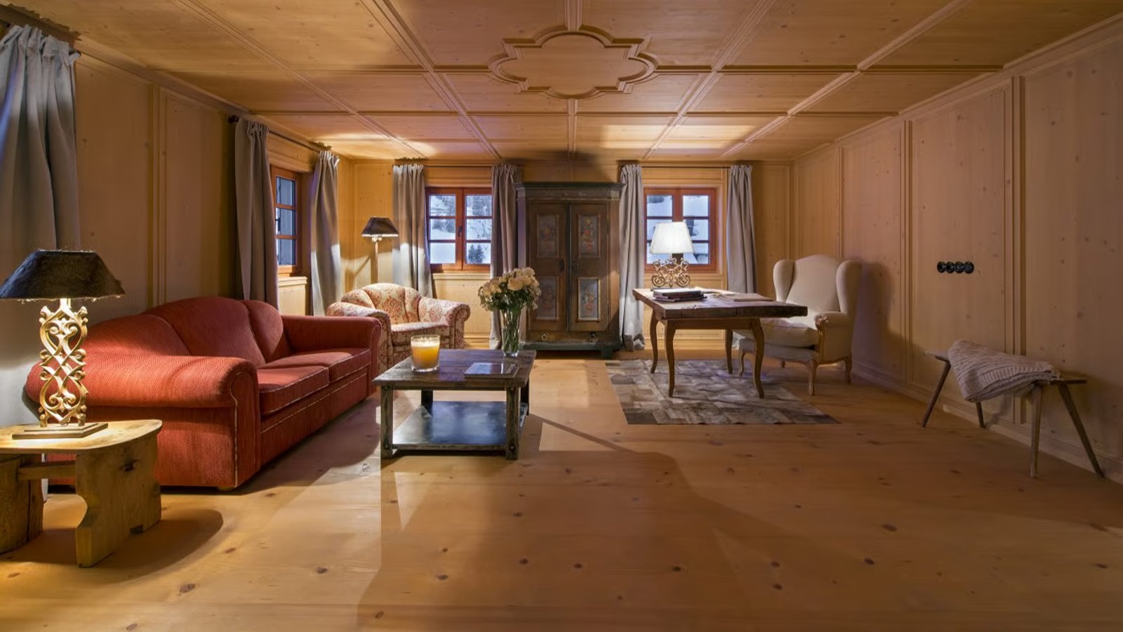 Luxury-Ski-Chalet-Lech-Chalet-1597-Oxford-Ski-Lounge.jpg