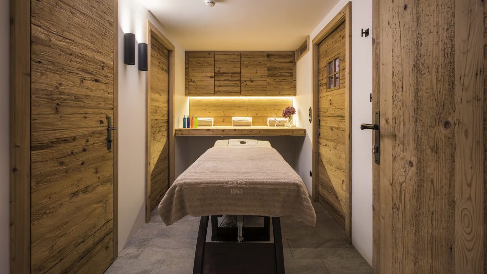 Luxury-Ski-Chalet-Lech-Chalet-1597-Oxford-Ski-Massage.jpg