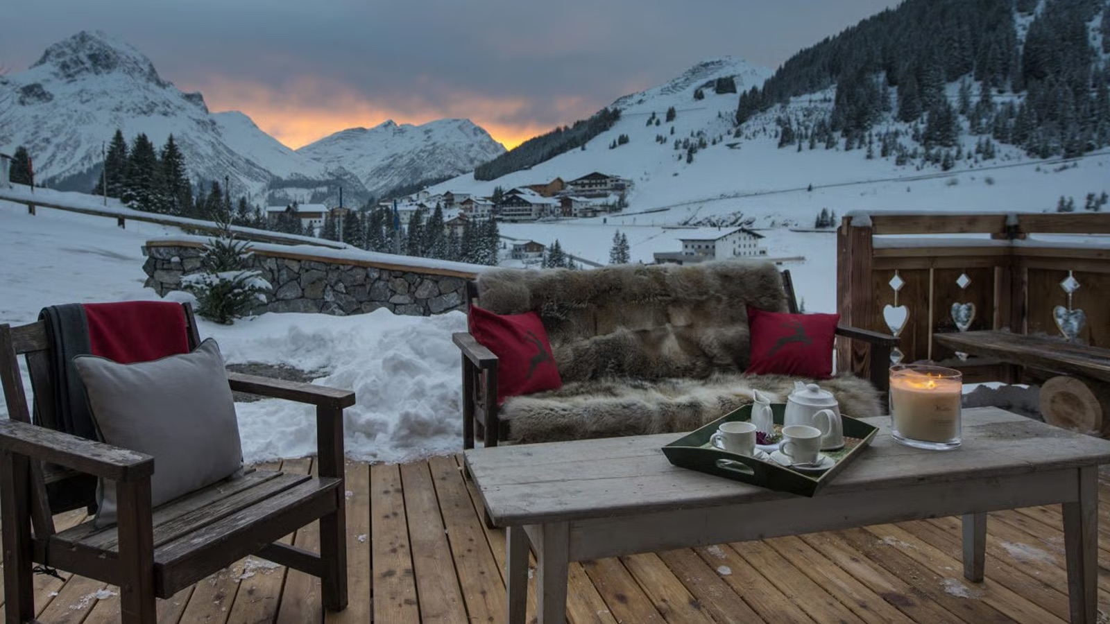 Luxury-Ski-Chalet-Lech-Chalet-1597-Oxford-Ski-Terrace.jpg