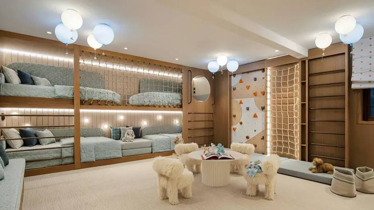 Luxury-Ski-Chalet-Courchevel1850-ChaletElya-OSC- Bunk room.jpg