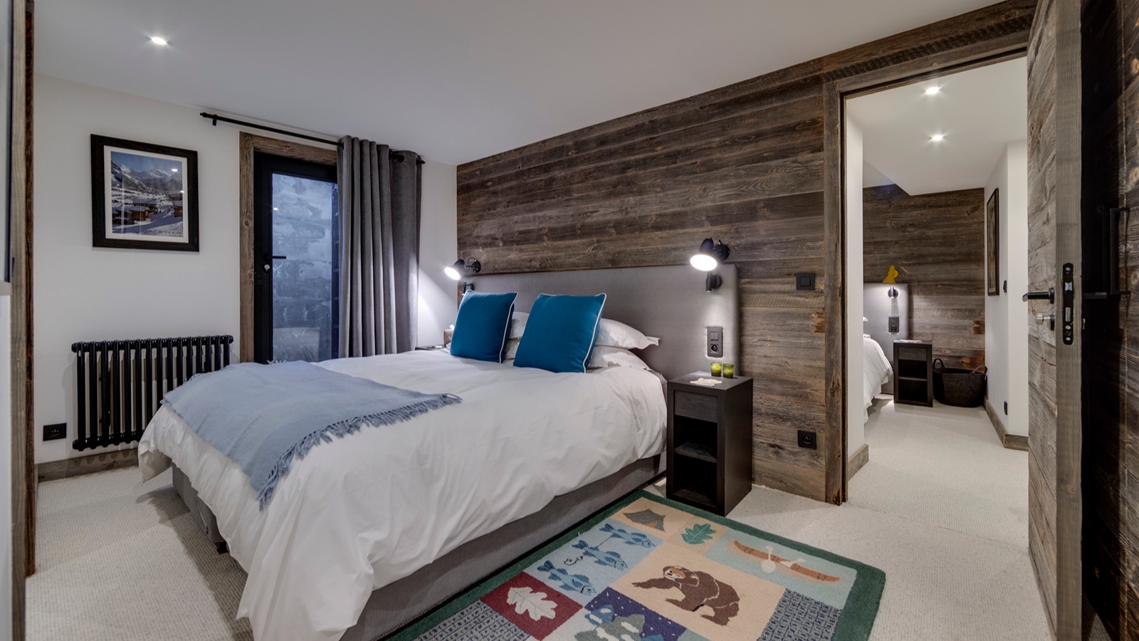 Luxury-Ski-Chalet-Val-D-Isere-Soleil-Levant-Oxford-Ski-Bedroom1.jpg