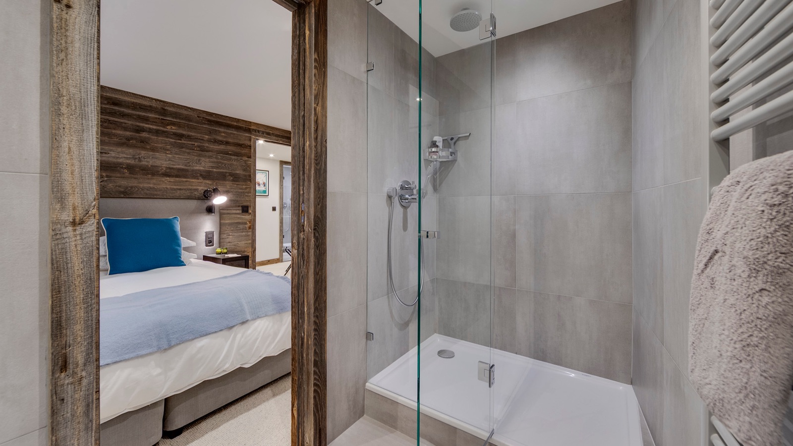 Luxury-Ski-Chalet-Val-D-Isere-Soleil-Levant-Oxford-Ski-Bathroom2.jpg