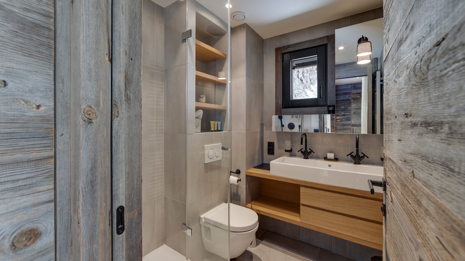 Luxury-Ski-Chalet-Val-D-Isere-Soleil-Levant-Oxford-Ski-Bathroom3.jpg