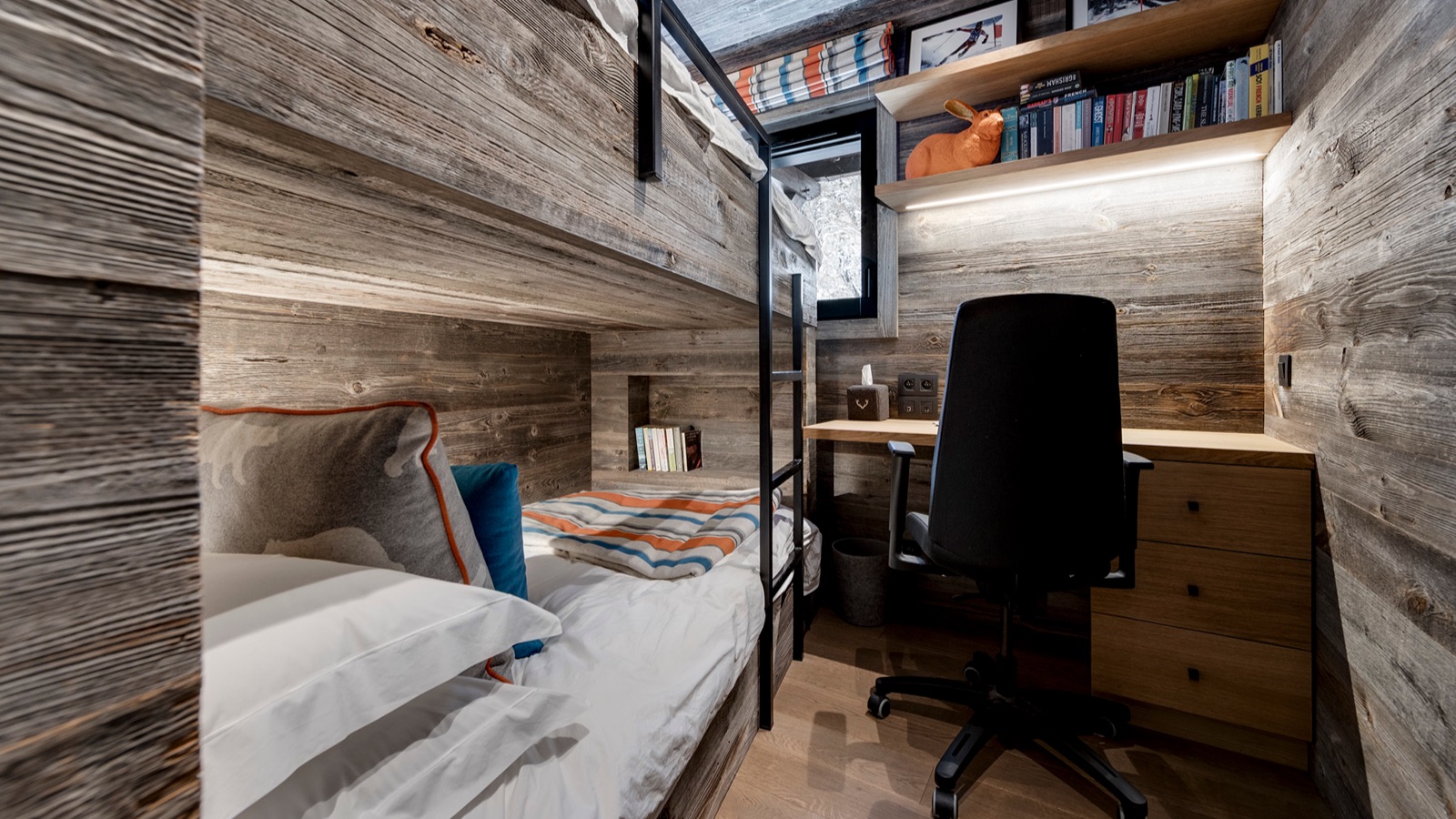 Luxury-Ski-Chalet-Val-D-Isere-Soleil-Levant-Oxford-Ski-Bunk-Bedroom15.jpg