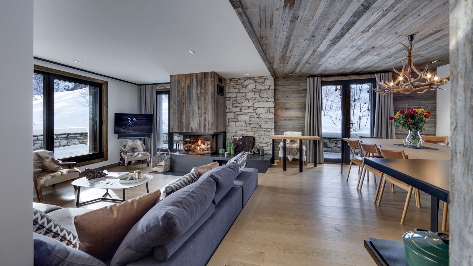 Luxury-Ski-Chalet-Val-D-Isere-Soleil-Levant-Oxford-Ski-Lounge3.jpg