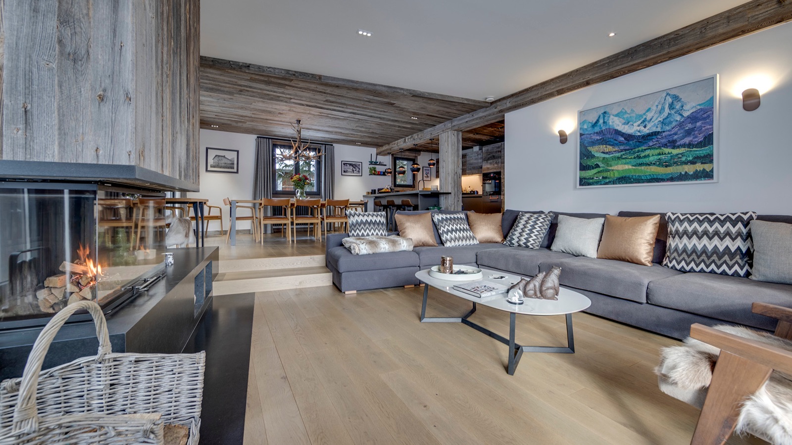 Luxury-Ski-Chalet-Val-D-Isere-Soleil-Levant-Oxford-Ski-Lounge4.jpg