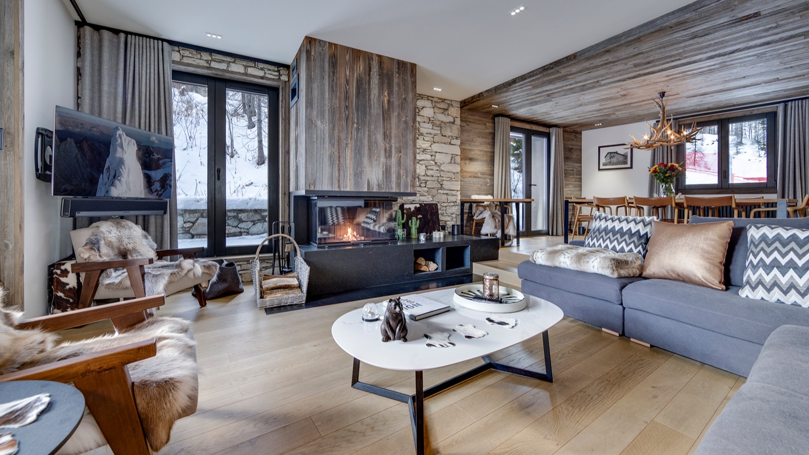 Luxury-Ski-Chalet-Val-D-Isere-Soleil-Levant-Oxford-Ski-Lounge5.jpg