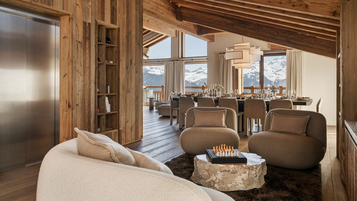 Luxury-Ski-Chalet-Courchevel1850-ChaletMoon-OSC-Dining.jpg
