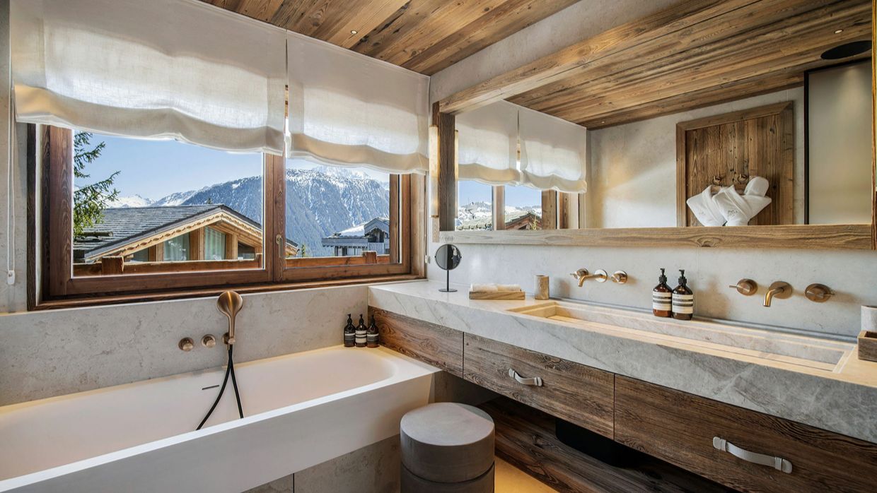 Luxury-Ski-Chalet-Courchevel1850-ChaletMoon-OSC- Bathroom (4).jpg