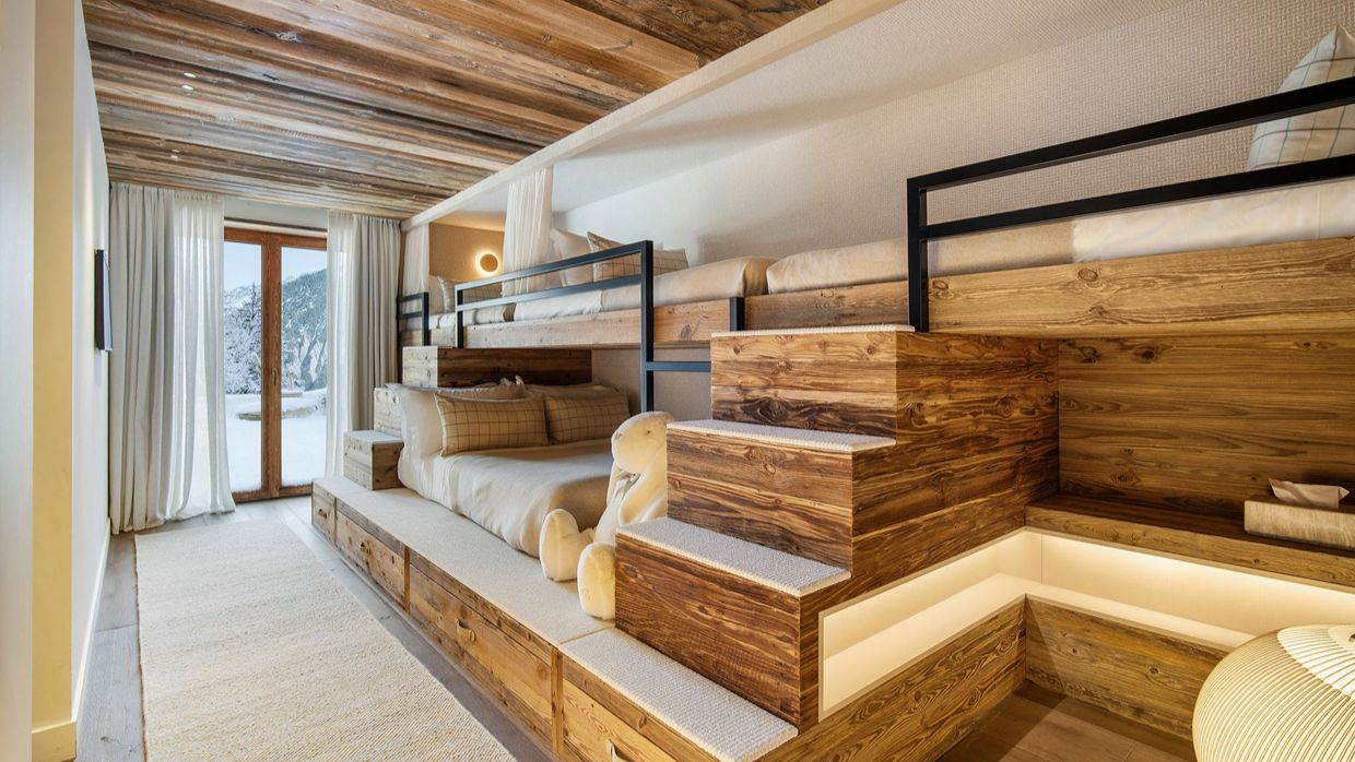 Luxury-Ski-Chalet-Courchevel1850-ChaletMoon-OSC- Bunkroom.jpg