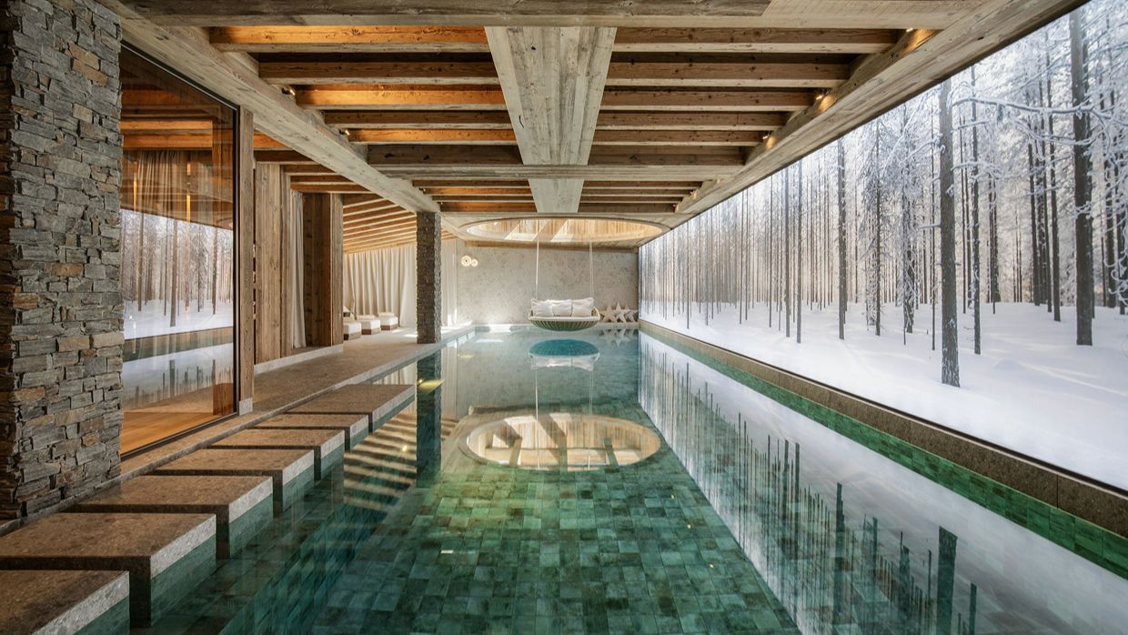 Luxury-Ski-Chalet-Courchevel1850-ChaletMoon-OSC- Pool (2).jpg