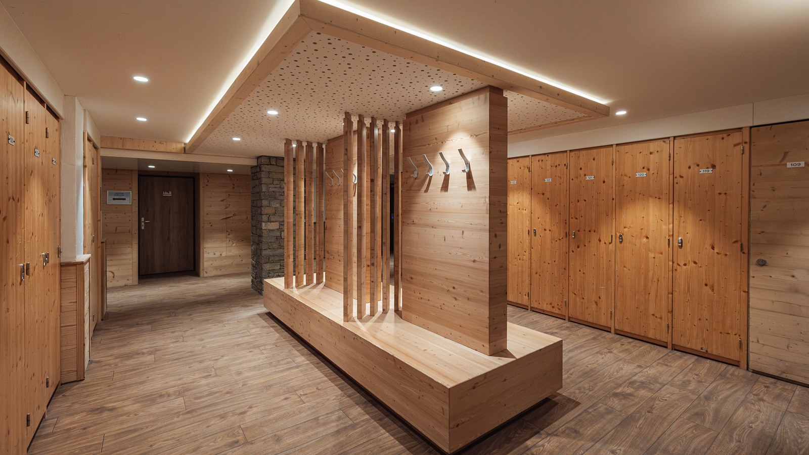 Luxury-Ski-Chalet-Courchevel-1650-Penthouse-Belladone-Oxford-Ski-Ski-Room.jpg