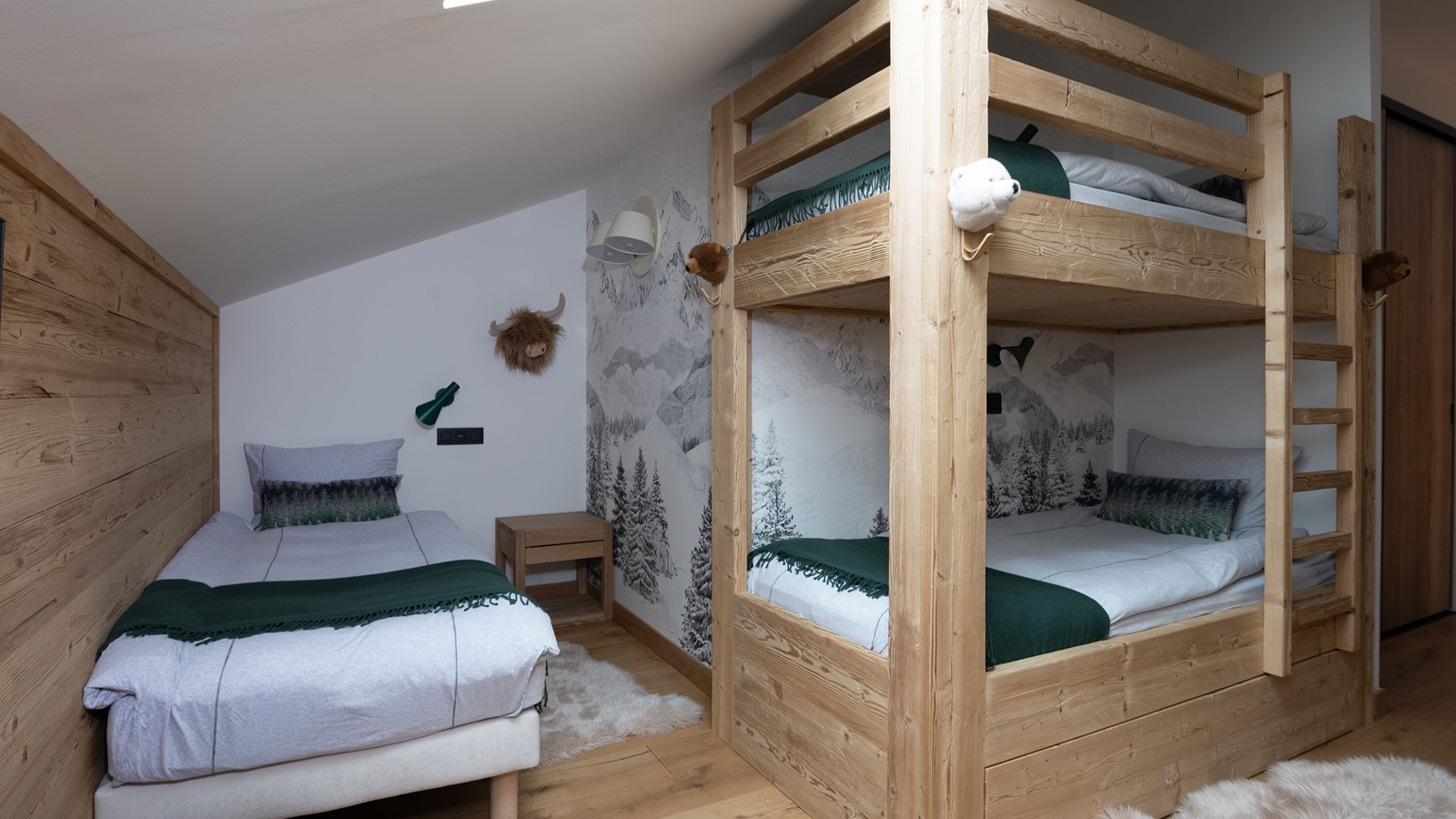 Luxury-Ski-Chalet-Courchevel-1650-Penthouse-Belladone-Oxford-Ski-Bunk-Room.jpg