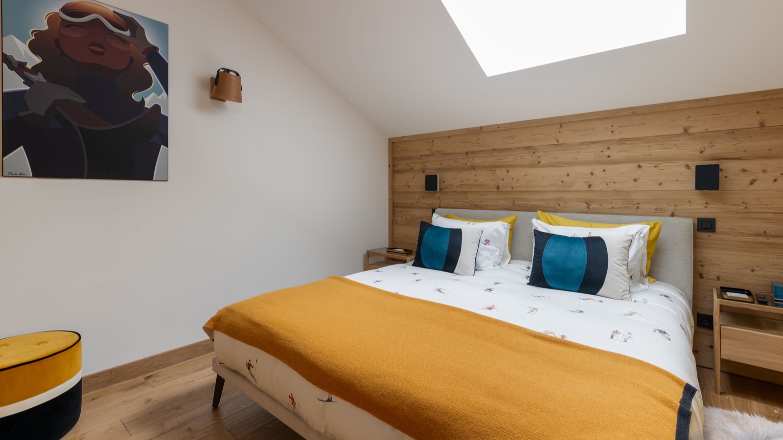 Luxury-Ski-Chalet-Courchevel-1650-Penthouse-Belladone-Oxford-Ski-Bedroom21.jpg