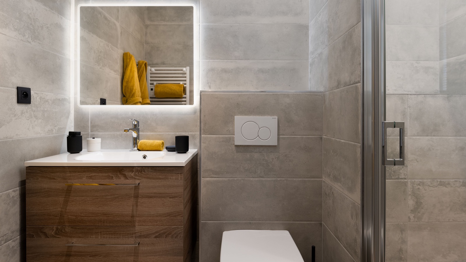 Luxury-Ski-Chalet-Courchevel-1650-Penthouse-Belladone-Oxford-Ski-Bathroom.jpg