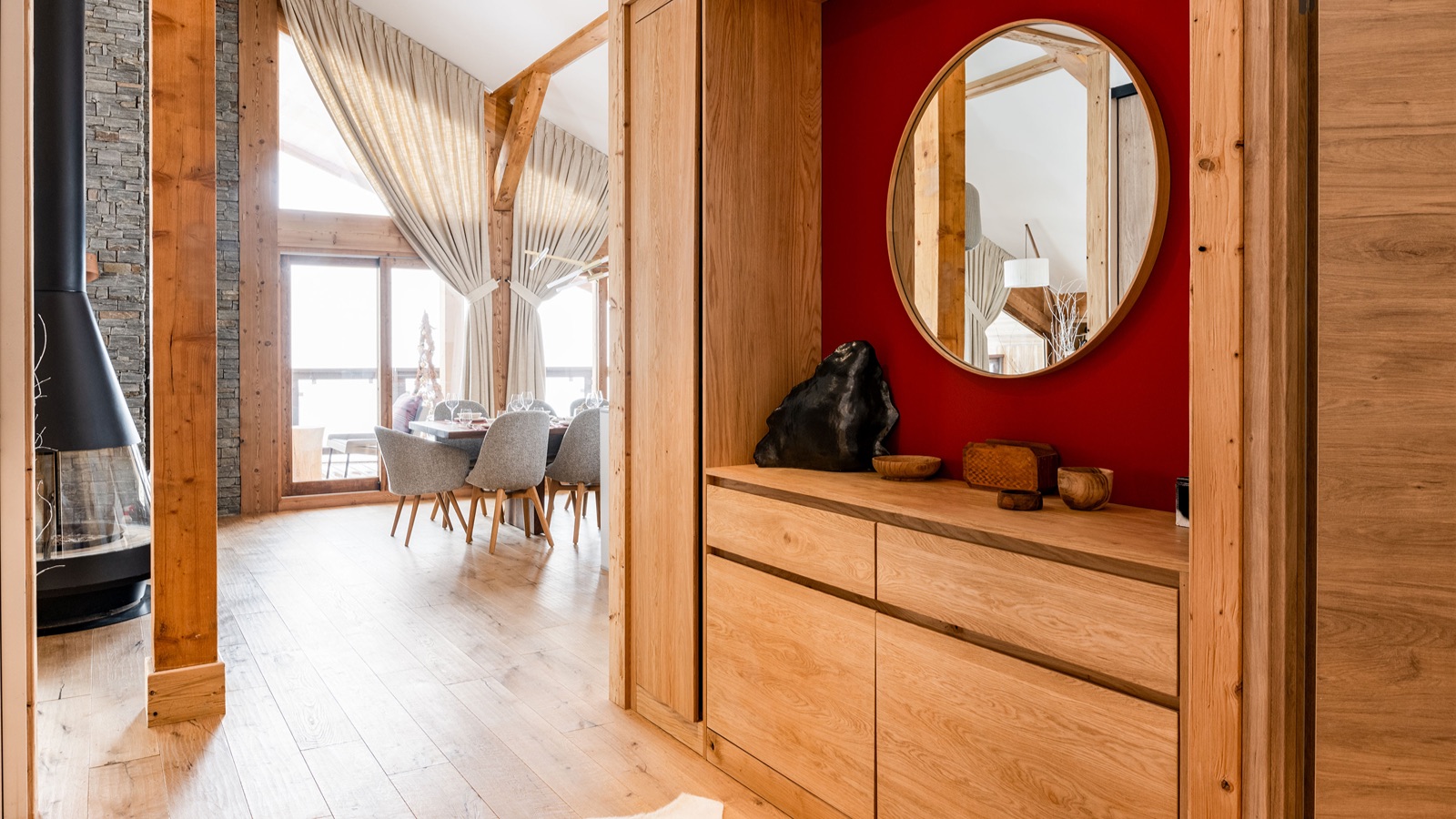 Luxury-Ski-Chalet-Courchevel-1650-Penthouse-Belladone-Oxford-Ski-Dining4.jpg