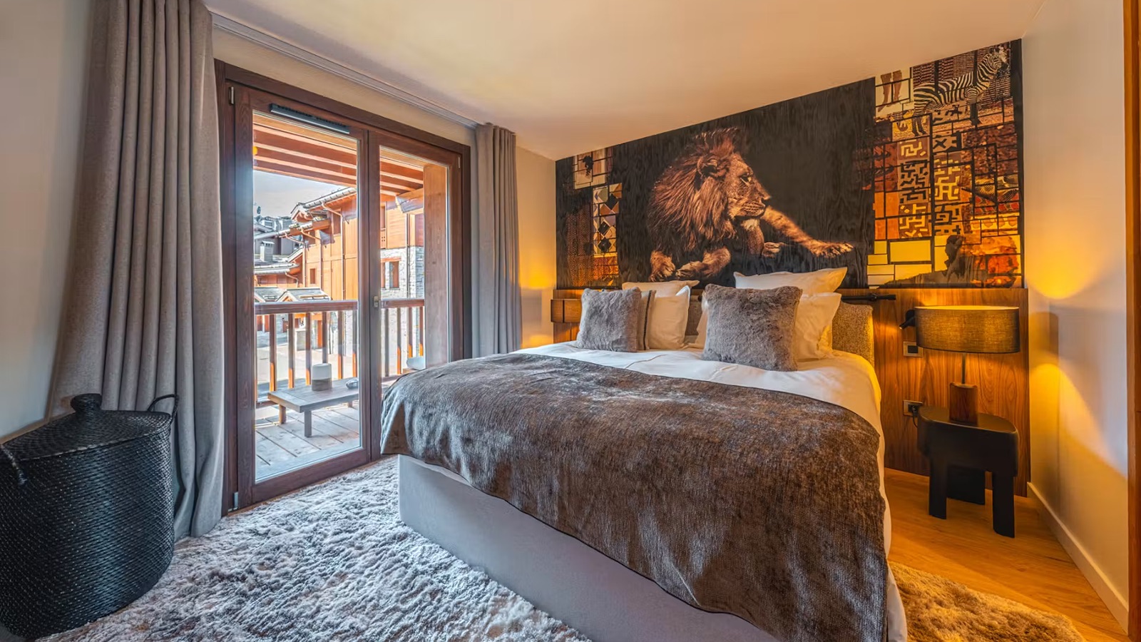 Luxury-Ski-Chalet-Courchevel-1650-Chalet-Arpont-Oxford-Ski-Bedroom9.jpeg