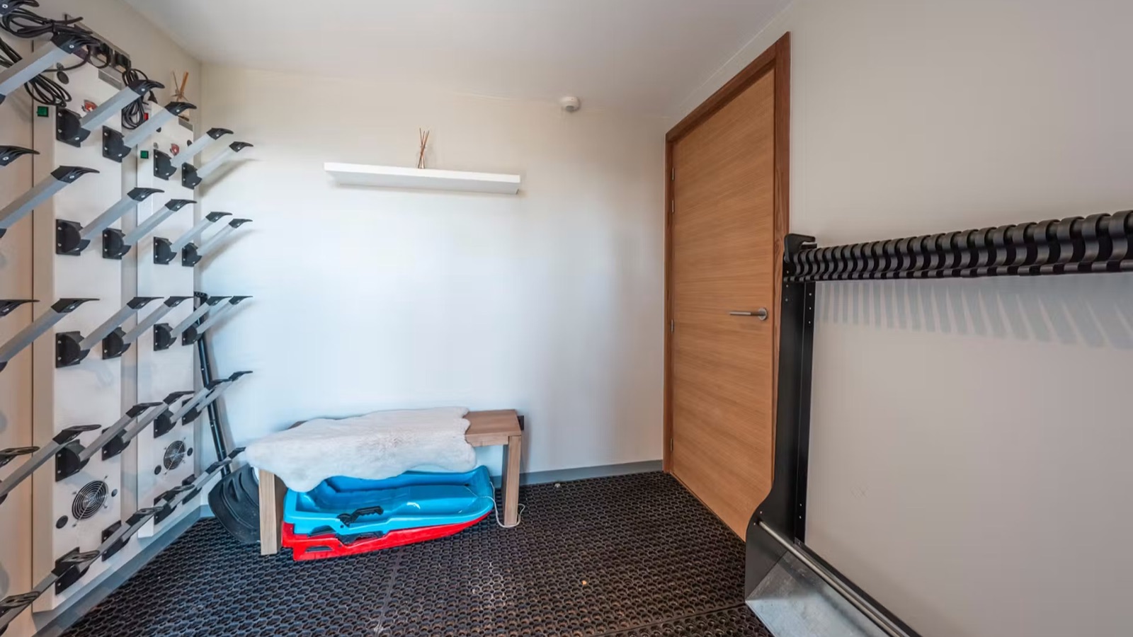 Luxury-Ski-Chalet-Courchevel-1650-Chalet-Arpont-Oxford-Ski-Ski-Room.jpeg