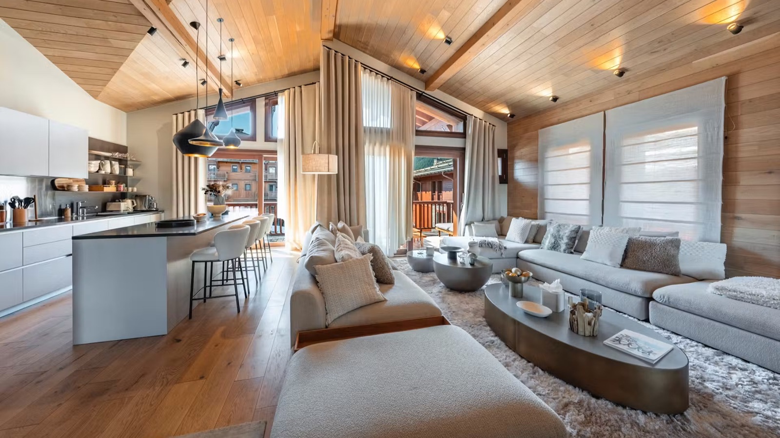 Luxury-Ski-Chalet-Courchevel-1650-Chalet-Arpont-Oxford-Ski-Lounge6.jpeg