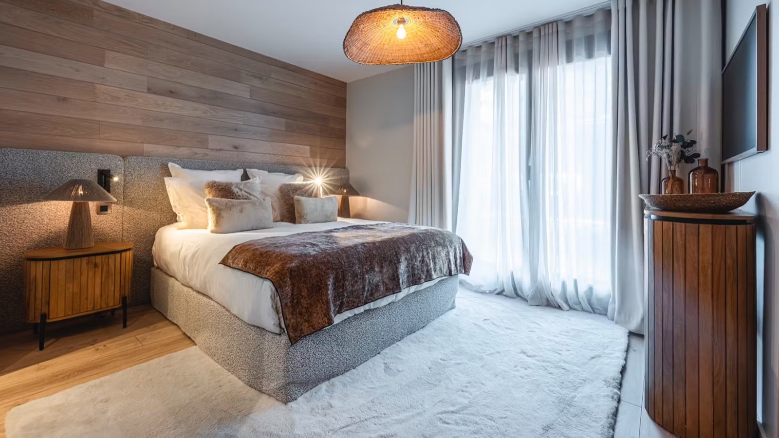 Luxury-Ski-Chalet-Courchevel-1650-Chalet-Arpont-Oxford-Ski-Bedroom17.jpeg