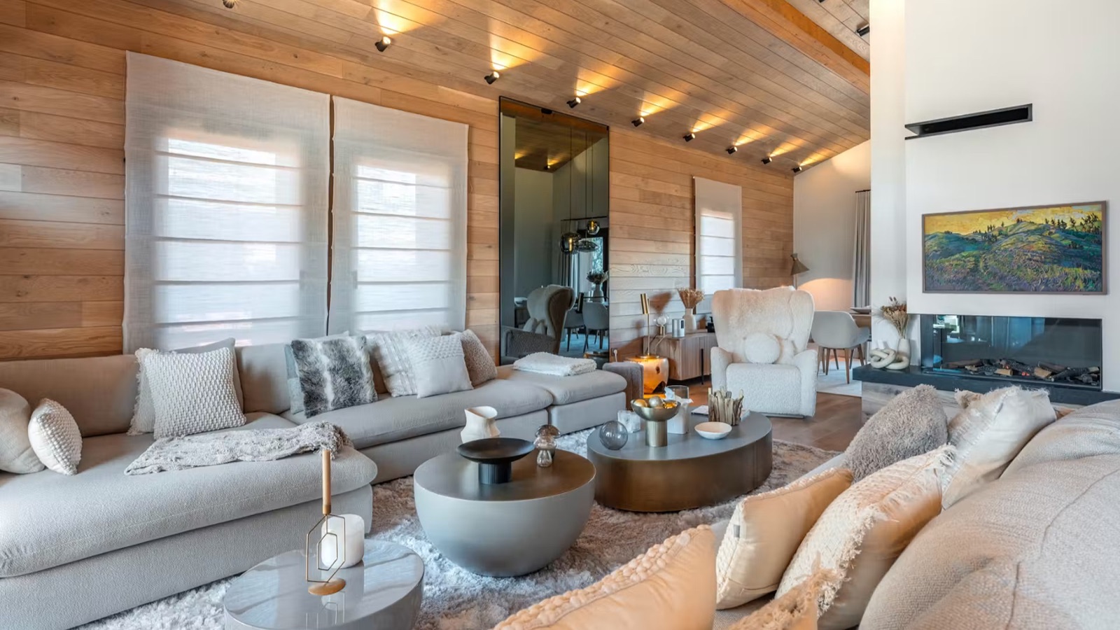 Luxury-Ski-Chalet-Courchevel-1650-Chalet-Arpont-Oxford-Ski-Lounge9.jpeg