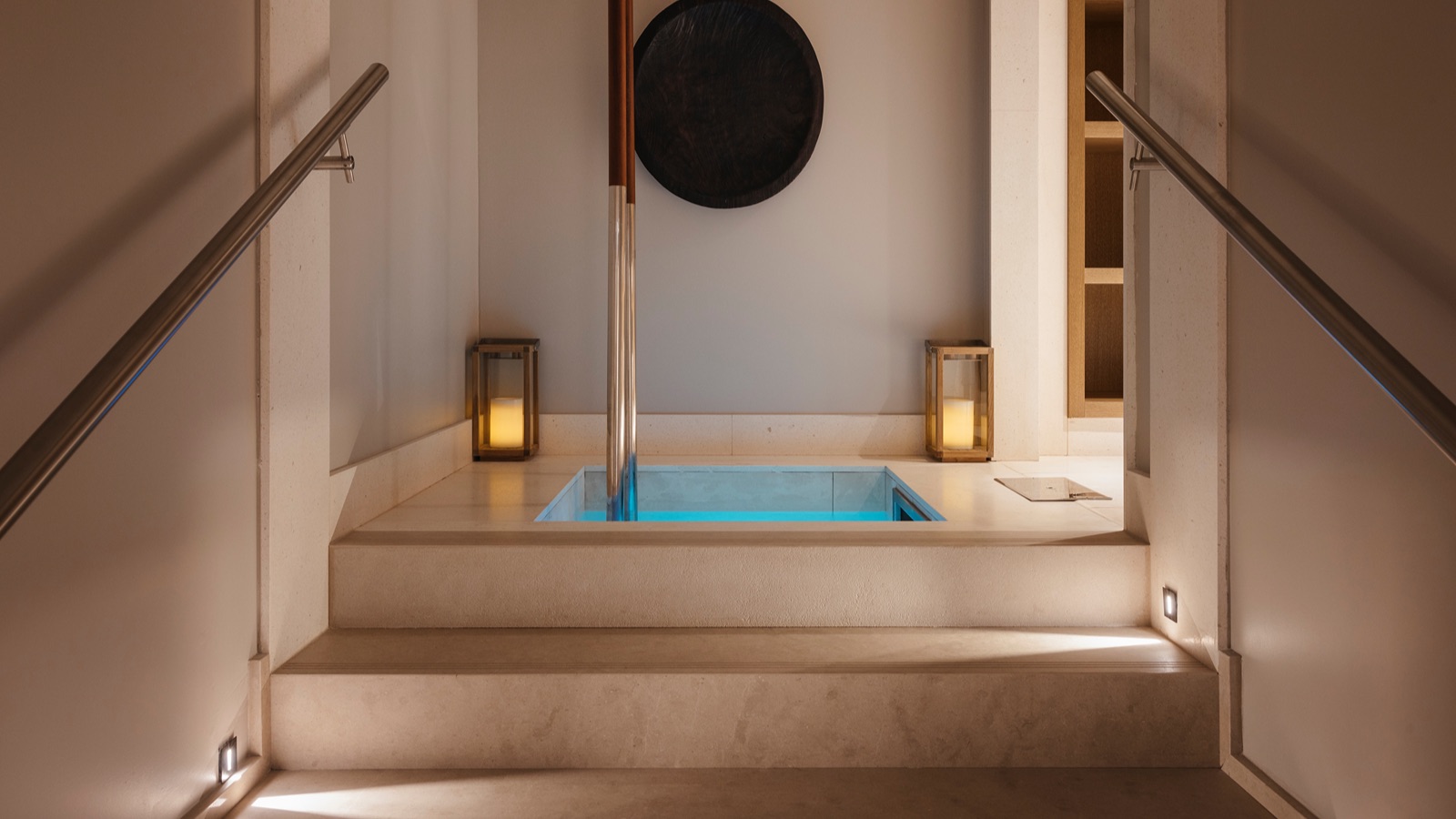 Luxury-Ski-Hotel-Courchevel-1850-Aman-Le-Melezin-Oxford-Ski-Bedroom10.jpeg