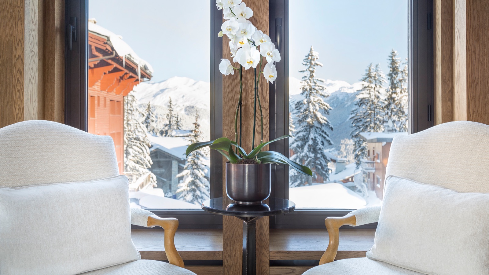 Luxury-Ski-Hotel-Courchevel-1850-Aman-Le-Melezin-Oxford-Ski-Bedroom13.jpeg