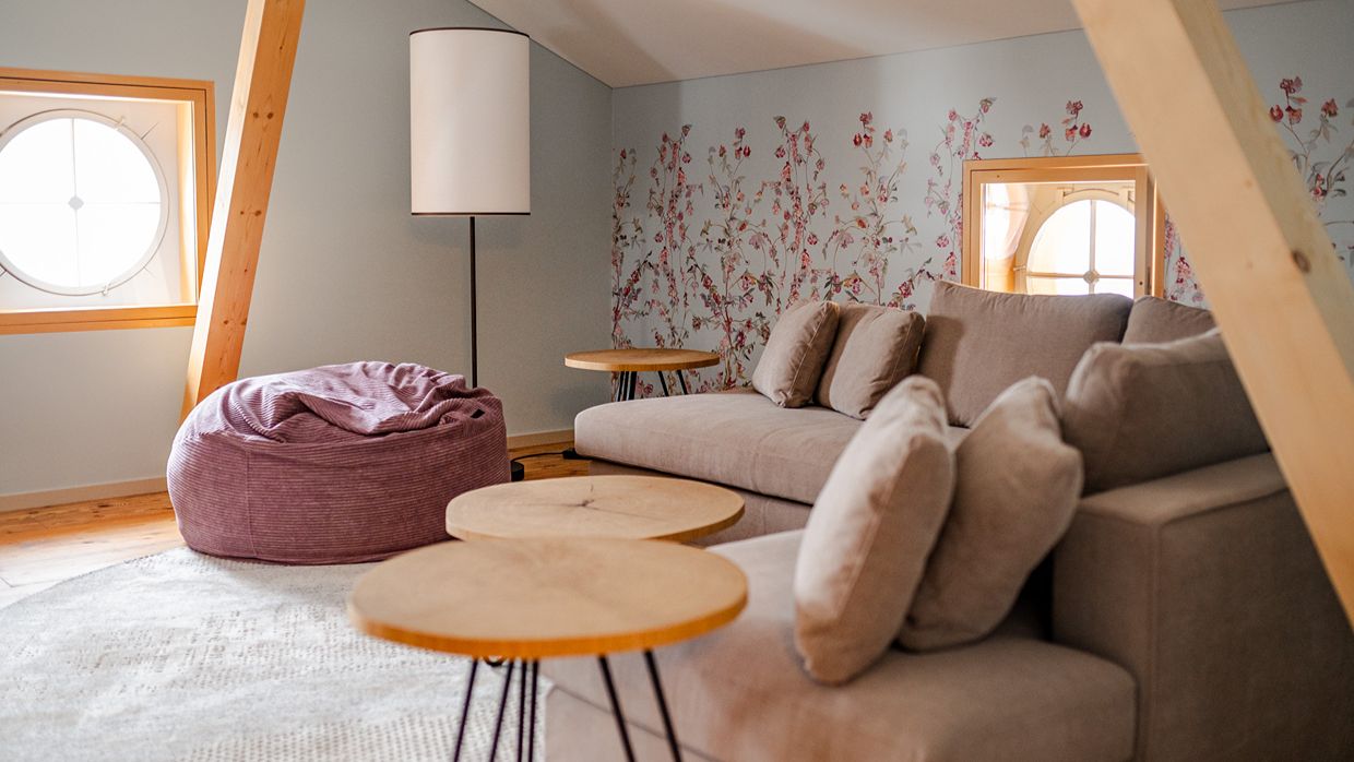 Luxury-Ski-Chalet-StMoritz-Klainguti-OSC-Seating (6).jpg