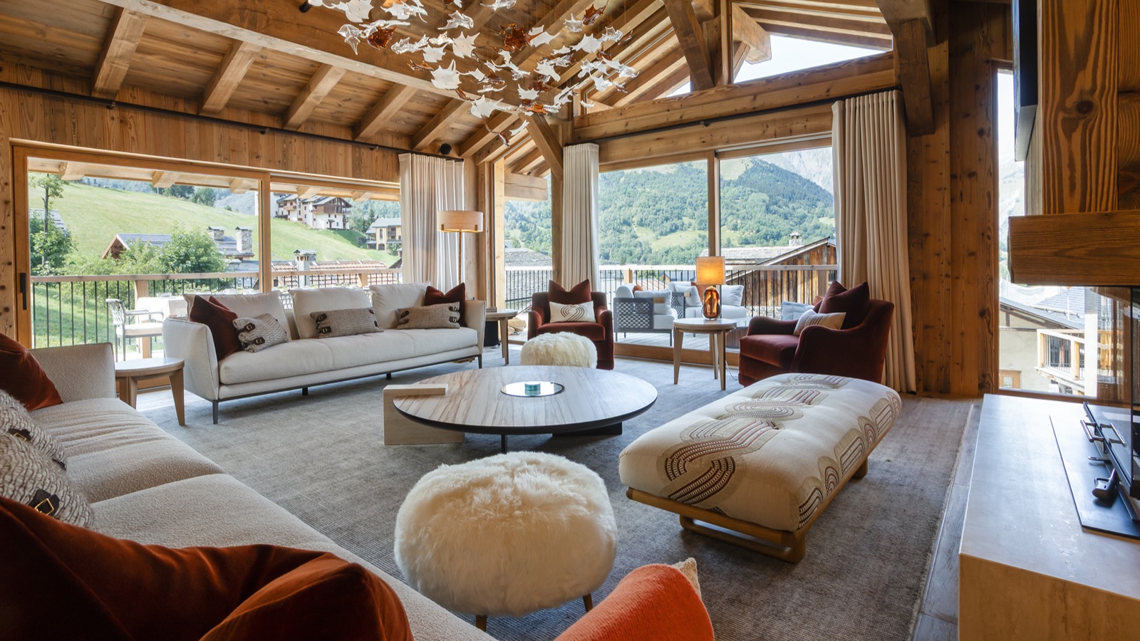 Luxury-Ski-Chalet-St-Martin-De-Belleville-Chalet-Ilex-Oxford-Ski-Lounge2.jpg