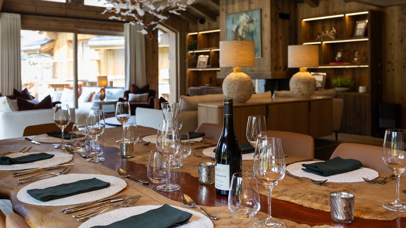 Luxury-Ski-Chalet-St-Martin-De-Belleville-Chalet-Ilex-Oxford-Ski-Dining.jpg