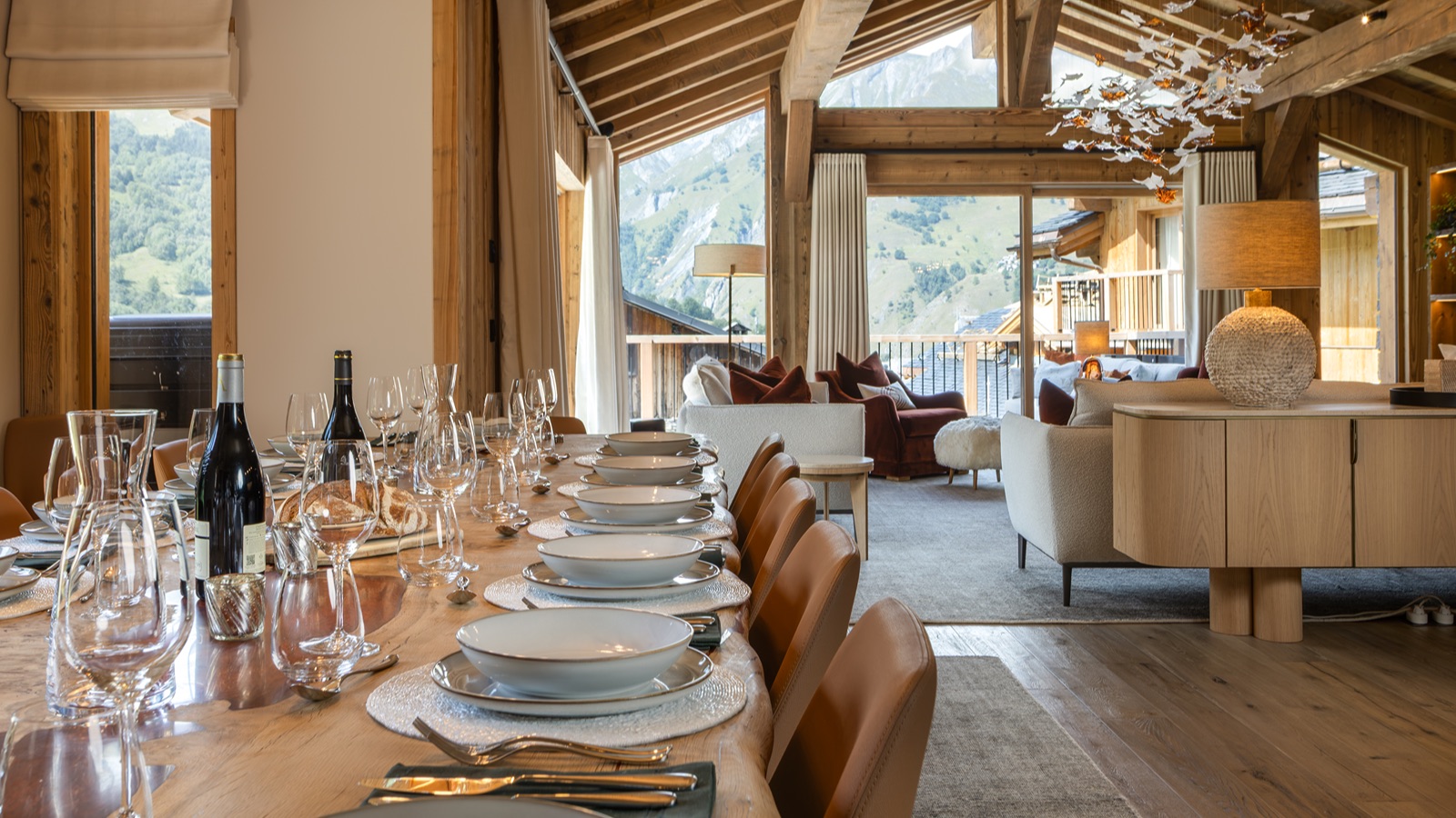 Luxury-Ski-Chalet-St-Martin-De-Belleville-Chalet-Ilex-Oxford-Ski-Dining3.jpg
