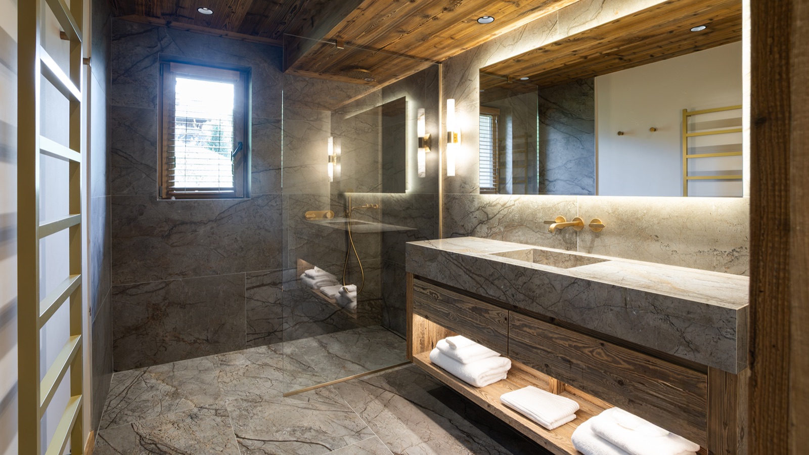 Luxury-Ski-Chalet-St-Martin-De-Belleville-Chalet-Ilex-Oxford-Ski-Bathroom4.jpg