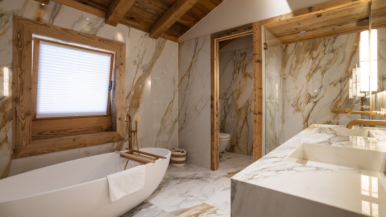 Luxury-Ski-Chalet-St-Martin-De-Belleville-Chalet-Ilex-Oxford-Ski-Bathroom5.jpg