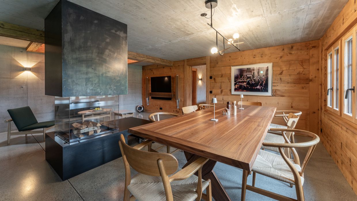 Luxury-Ski-Chalet-Gstaad-HausMannenberg-OSC-Dining.jpg