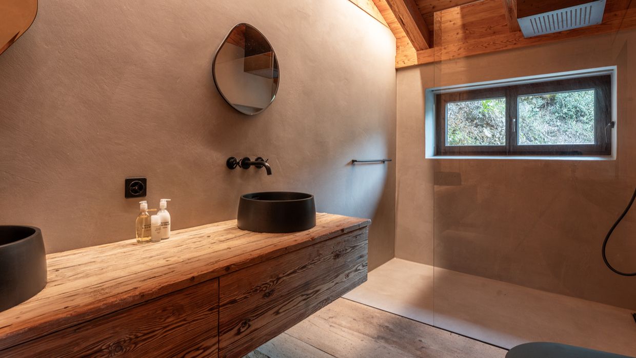 Luxury-Ski-Chalet-Gstaad-HausMannenberg-OSC-Bathroom (2).jpg