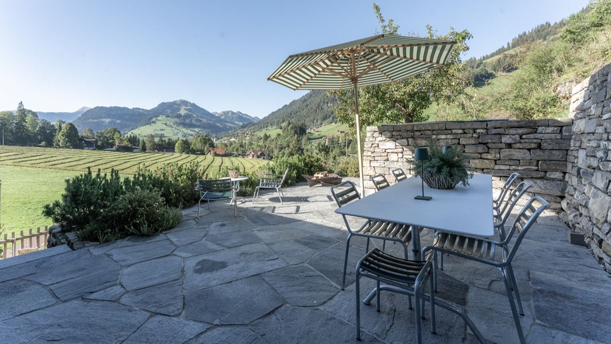 Luxury-Ski-Chalet-Gstaad-HausMannenberg-OSC-Terrace (2).jpg