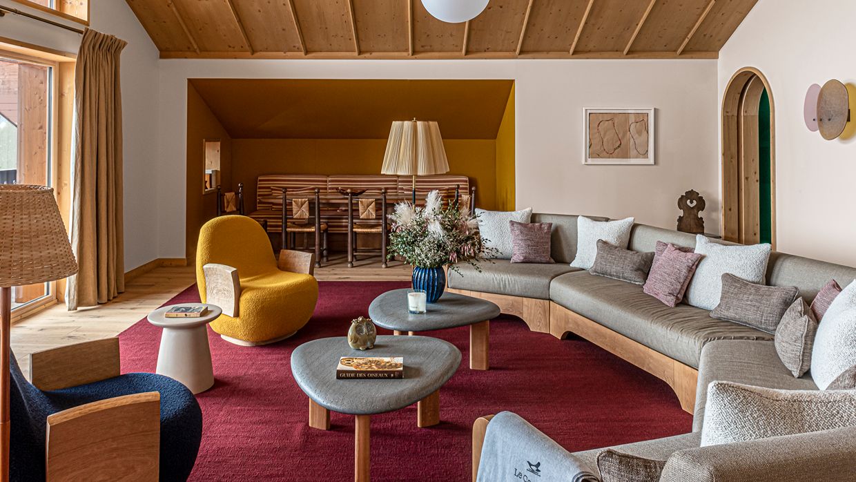 Luxury-Ski-Hotel-LeCoucou-OSC-lounge.jpg