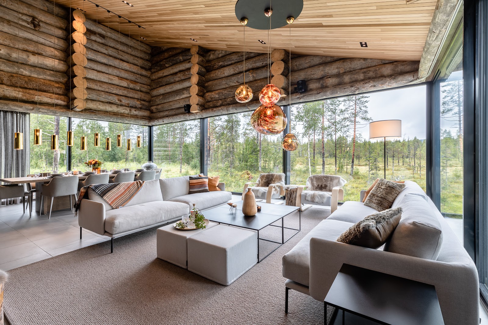 Luxury-Ski-Chalet-Lapland-VillaV-OSC-Lounge (2).jpg