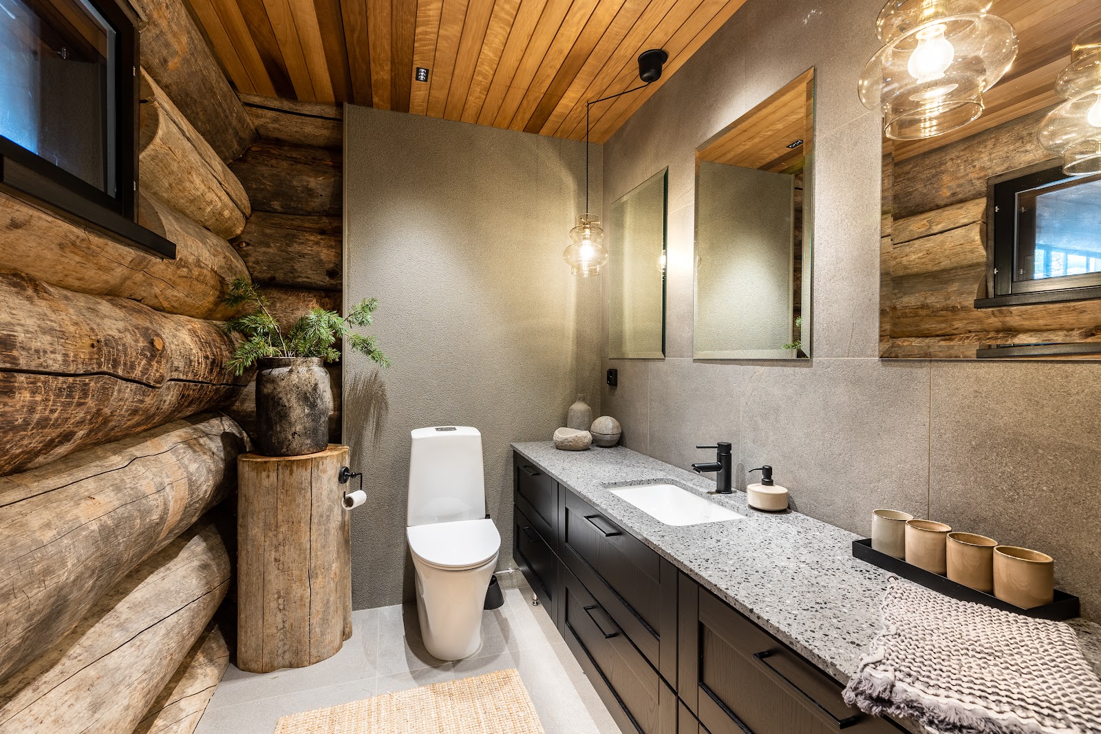 Luxury-Ski-Chalet-Lapland-VillaV-OSC-Bathroom.jpg