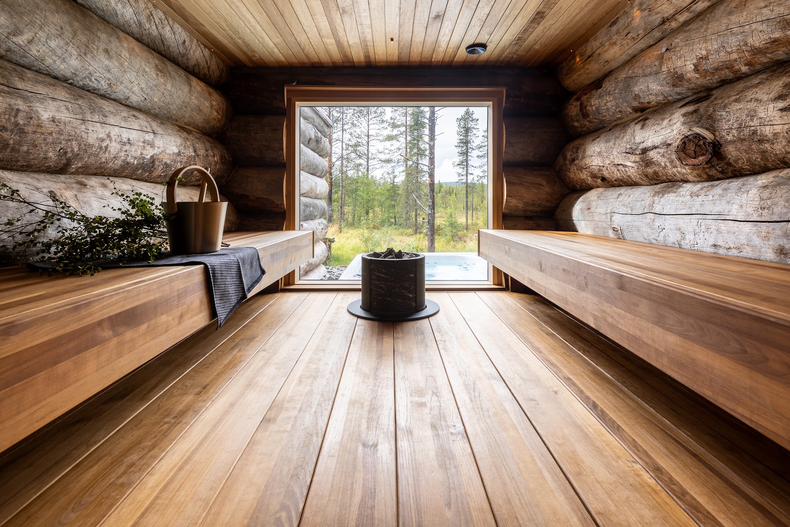 Luxury-Ski-Chalet-Lapland-VillaV-OSC-Sauna.jpg
