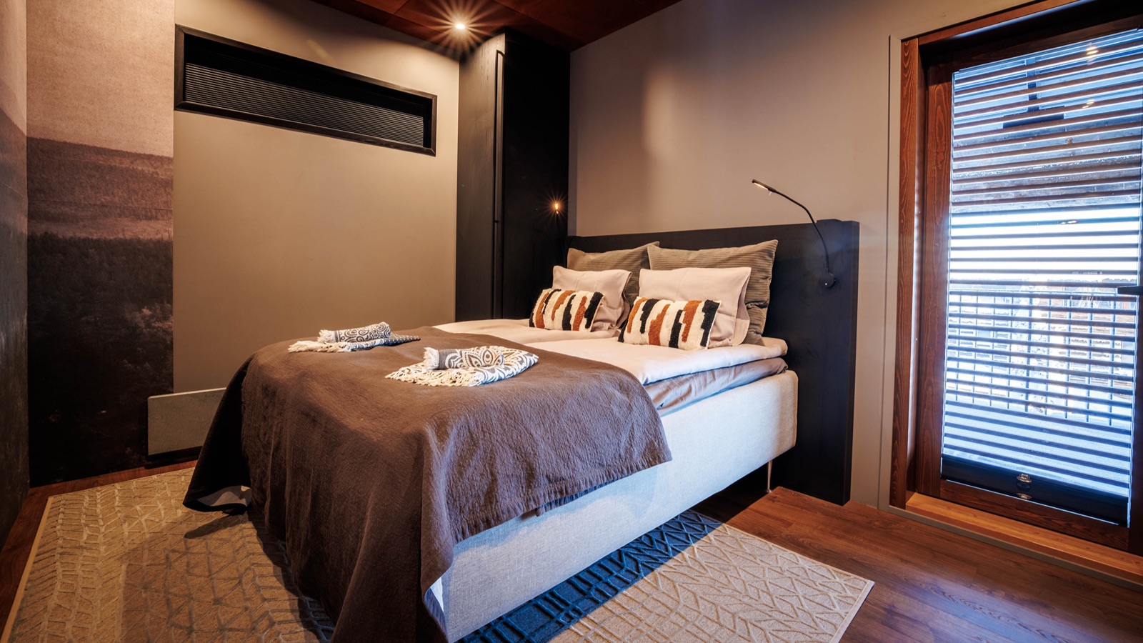 Luxury-Ski-Chalet-Levi-Villa-Elvin-Oxford-Ski-Bedroom2.jpg