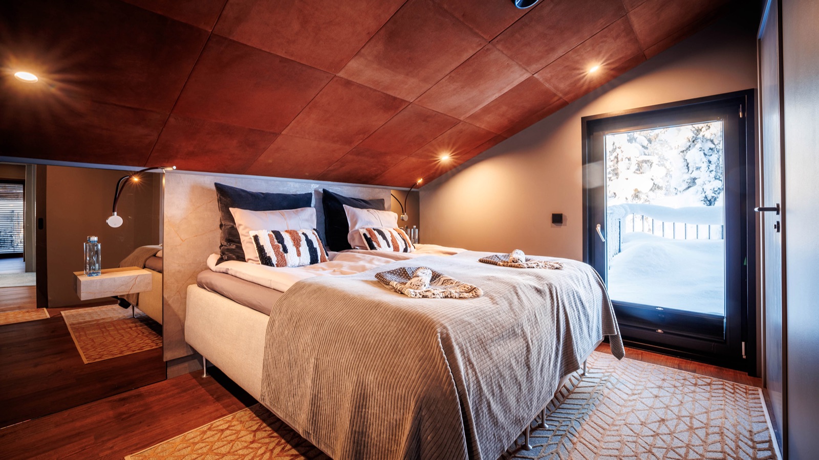 Luxury-Ski-Chalet-Levi-Villa-Elvin-Oxford-Ski-Bedroom4.jpg